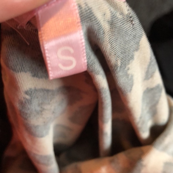 BUNDLE!❣️❣️ - Picture 8 of 9